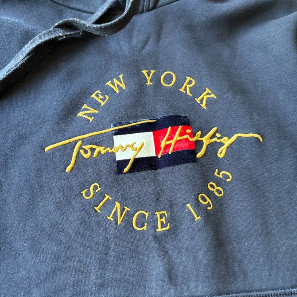 Tommy Hilfiger Hoodie Mens Small Navy Logo Preppy Classic Pullover - Picture 3 of 8